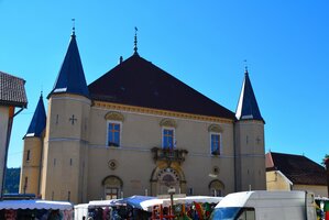 L'Hôtel de Ville